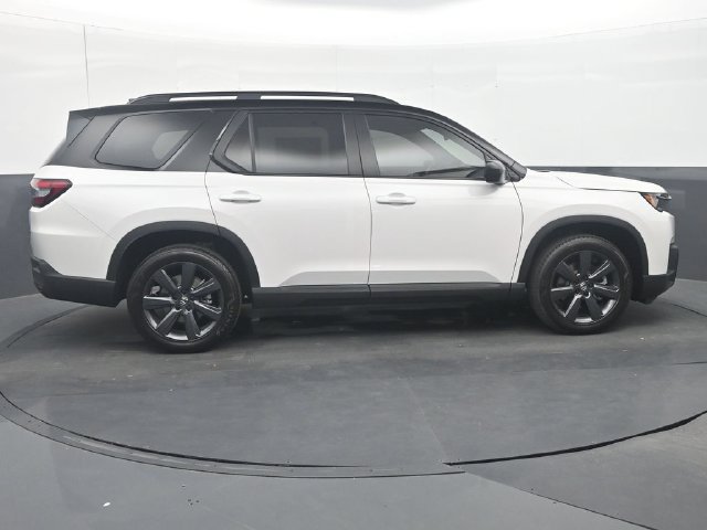 New 2026 Honda Pilot Sport image 8