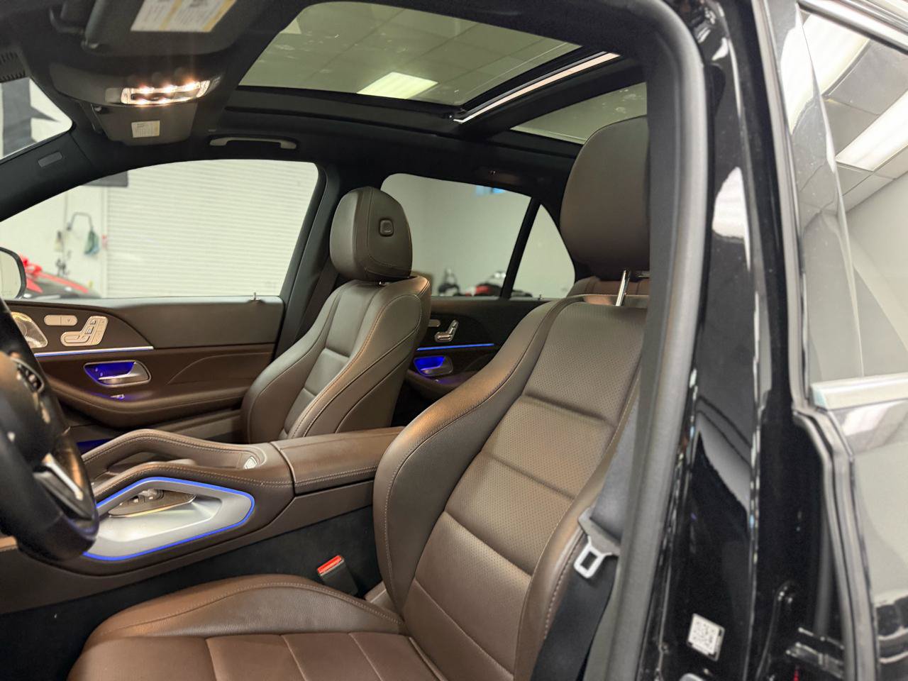 Used 2022 Mercedes-Benz GLE 350 4MATIC w/ AMG Line Exterior image 14