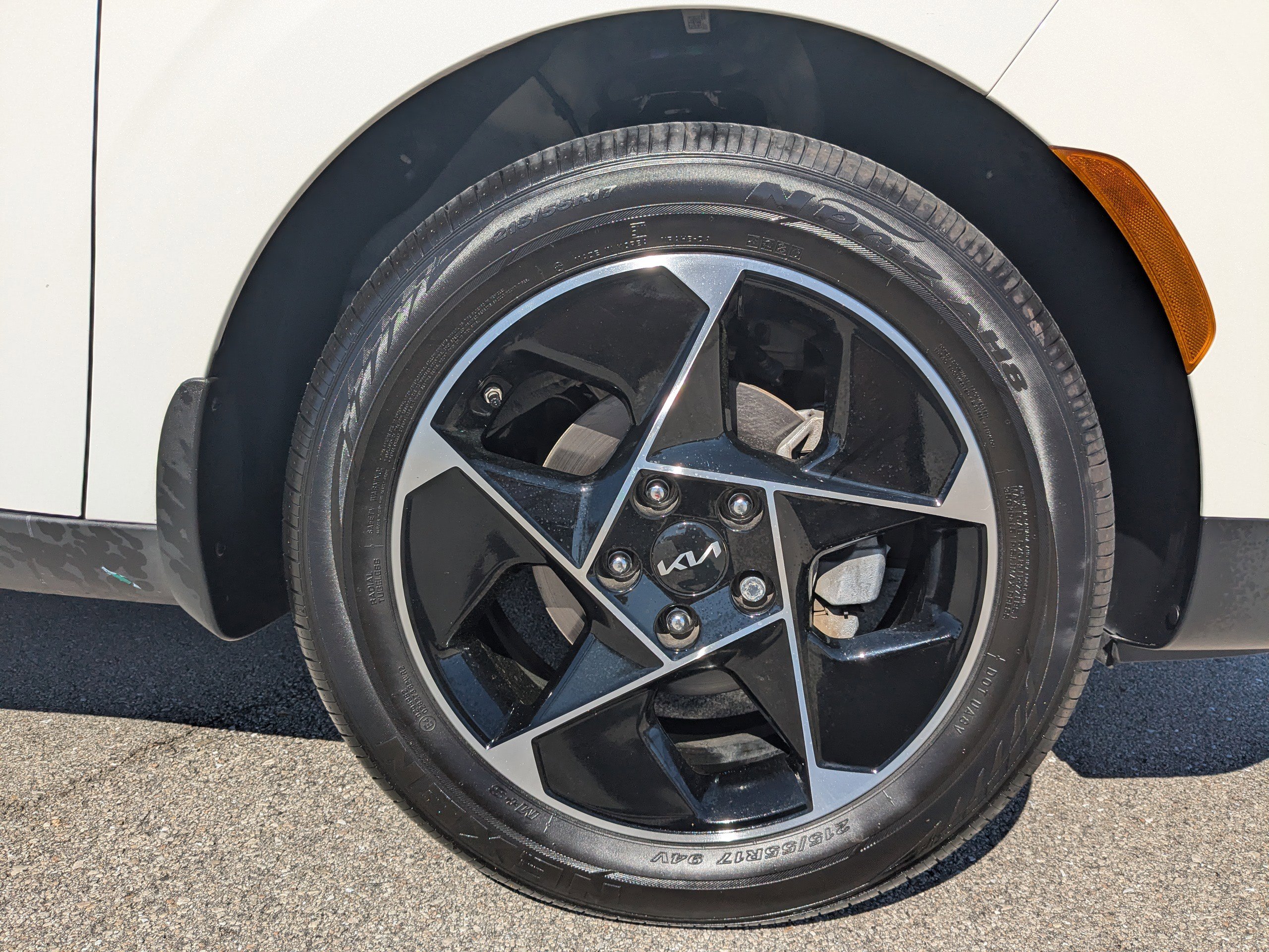 Used 2024 Kia Soul EX image 11