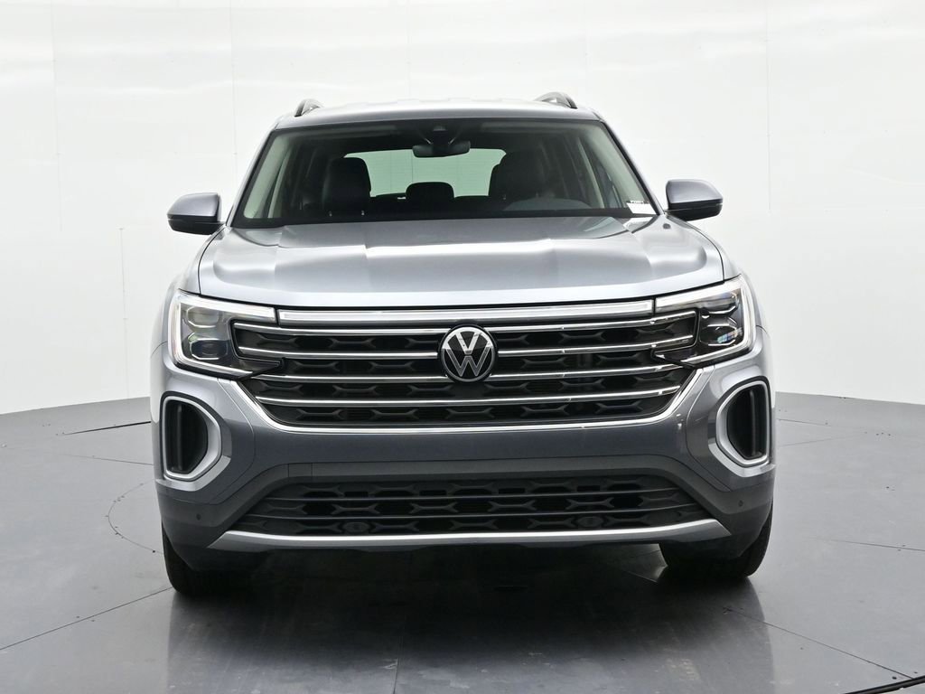 Used 2025 Volkswagen Atlas SE image 3