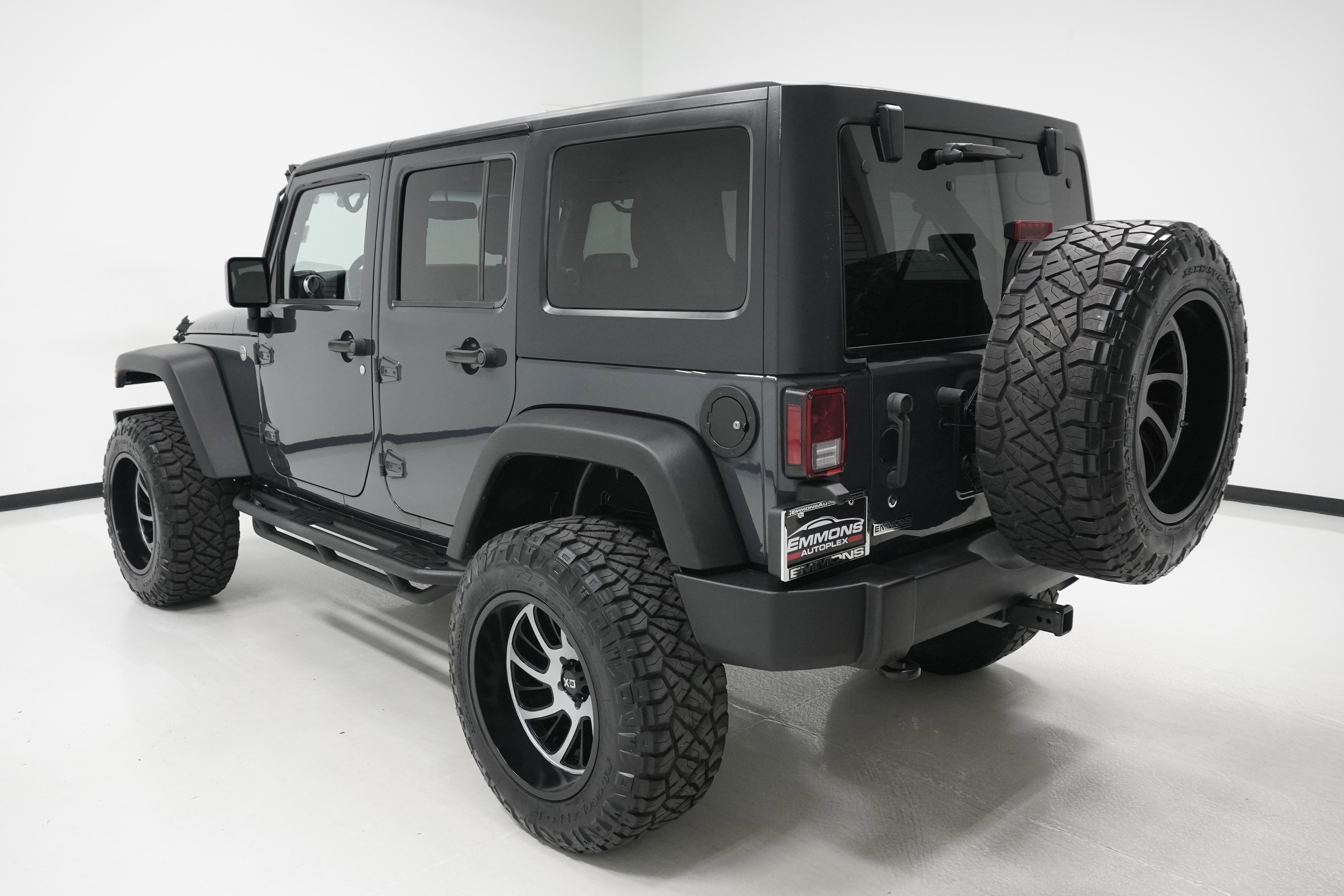 Used 2016 Jeep Wrangler Unlimited Rubicon w/ Connectivity Group AWD/4WD image 6