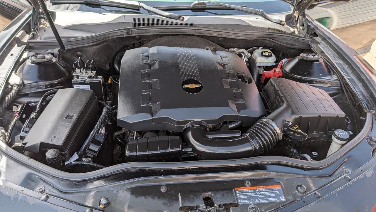 Used 2010 Chevrolet Camaro LT RWD image 16