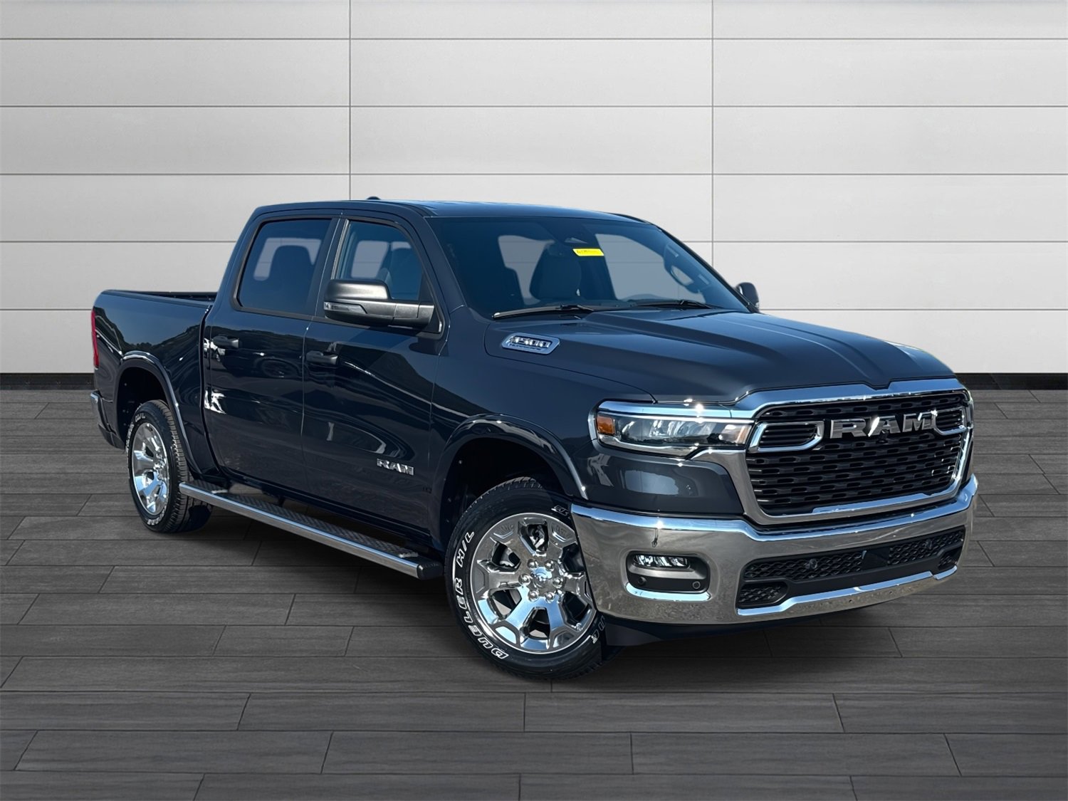 New 2026 RAM 1500 4x4 Crew Cab image 2