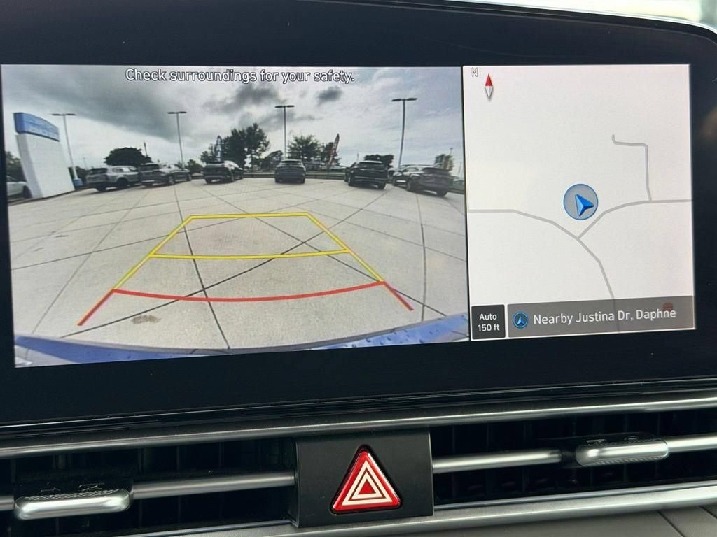 Used 2025 Hyundai Elantra SEL FWD image 26