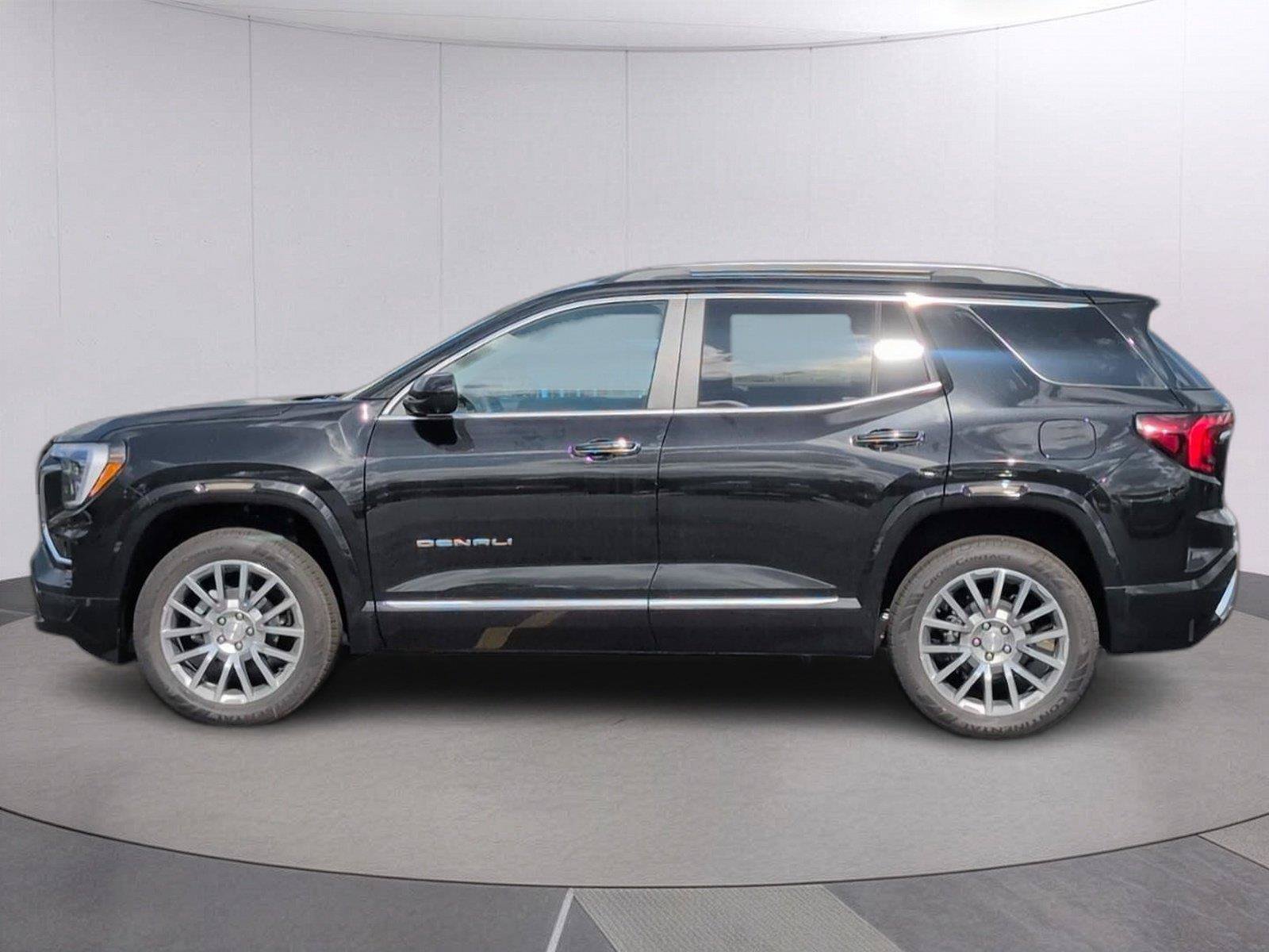 New 2026 GMC Terrain Denali w/ LPO, Floor Liner Package AWD/4WD image 2