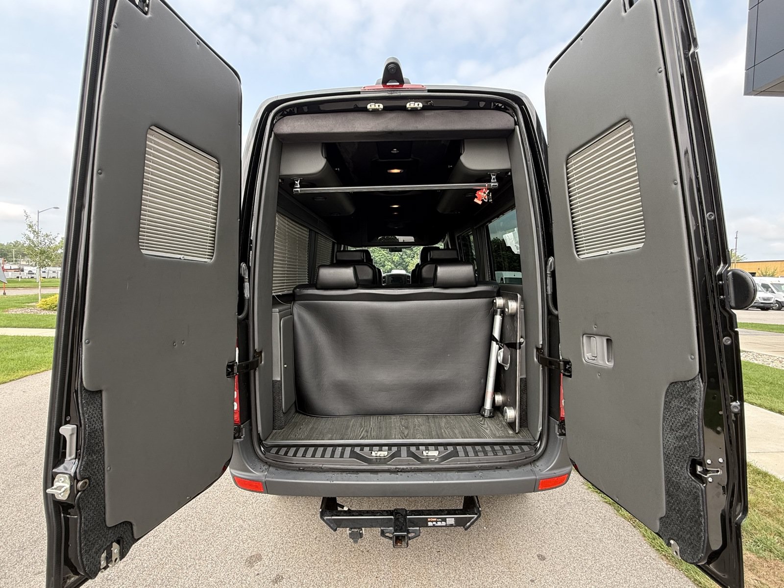 Used 2016 Freightliner Sprinter 2500 AWD/4WD image 9