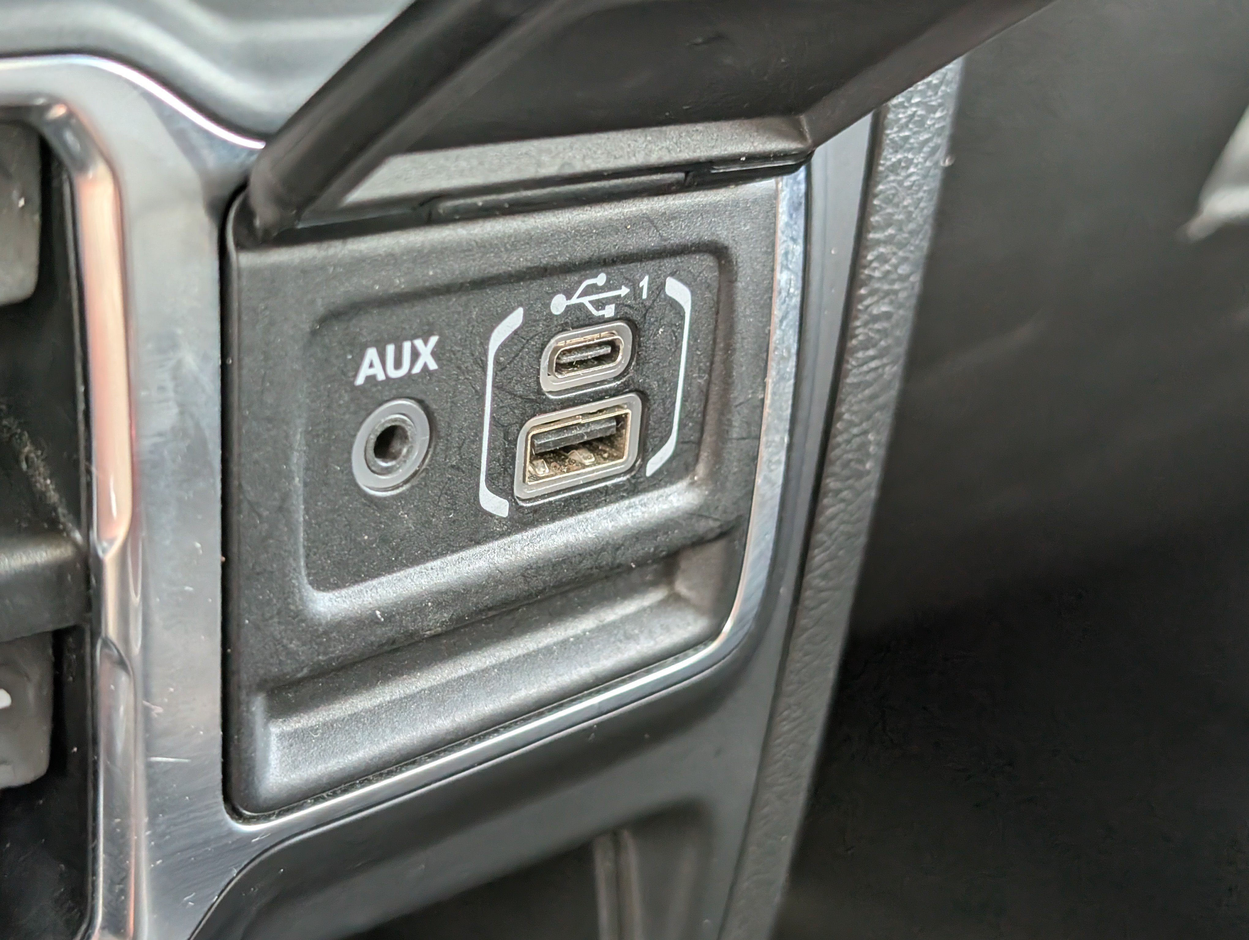Used 2023 Jeep Gladiator Overland w/ Popular Equipment Package AWD/4WD image 24