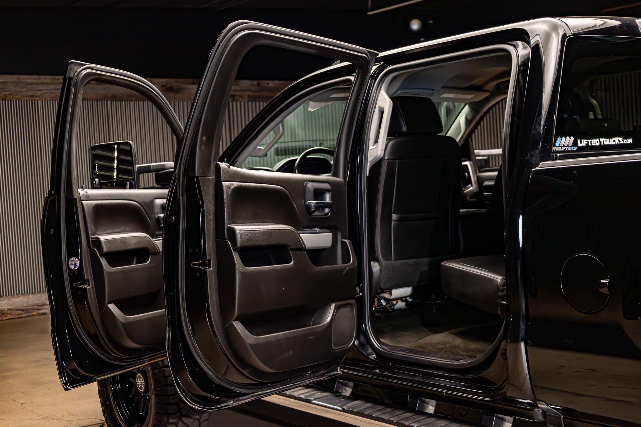 Used 2018 Chevrolet Silverado 3500 LTZ w/ Duramax Plus Package AWD/4WD image 28