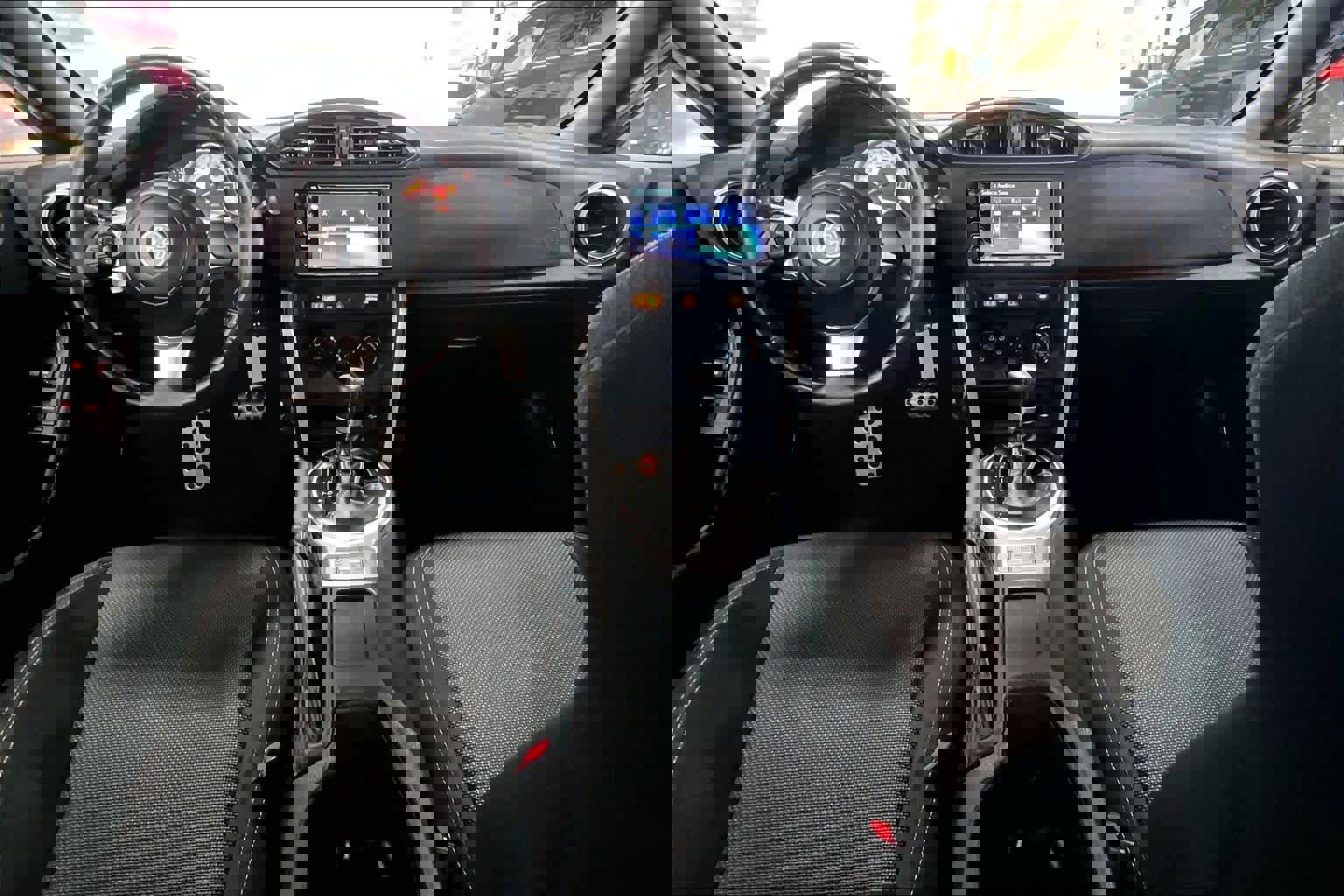 Used 2017 Toyota 86 image 9