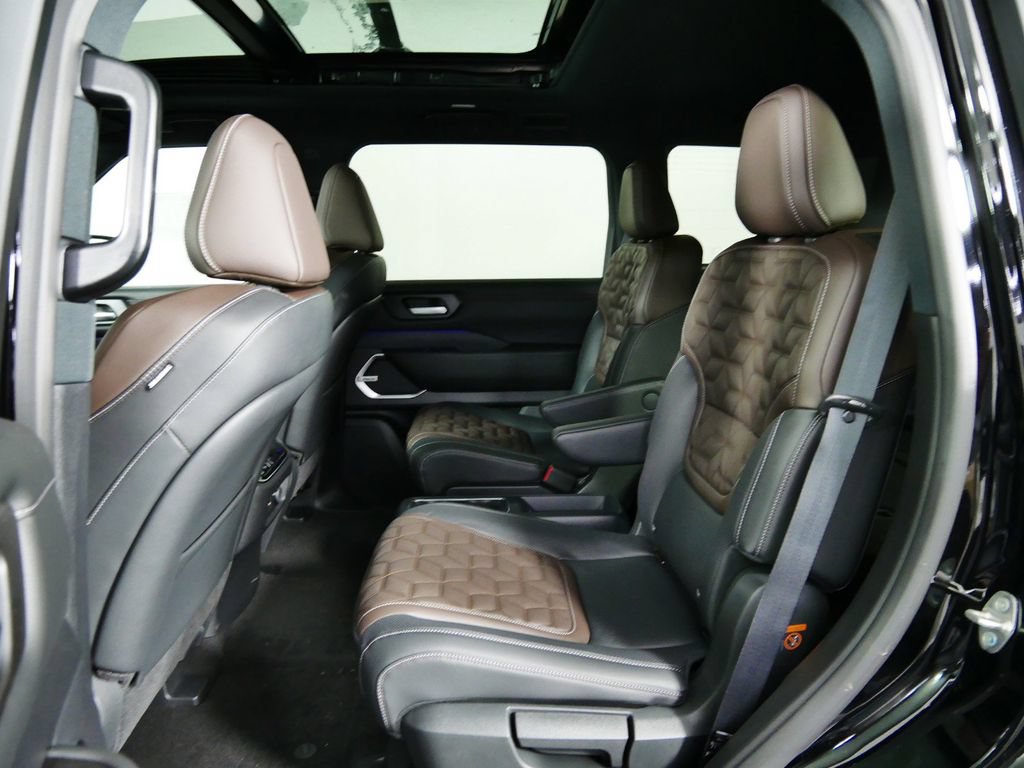 New 2025 Nissan Armada Platinum Reserve AWD/4WD image 15