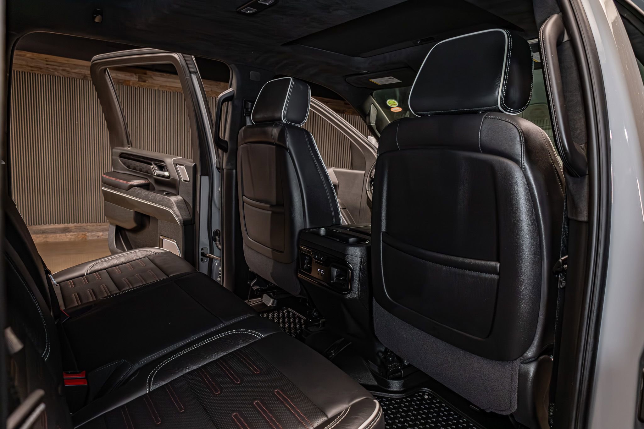 Used 2025 GMC Sierra 2500 AT4X image 29