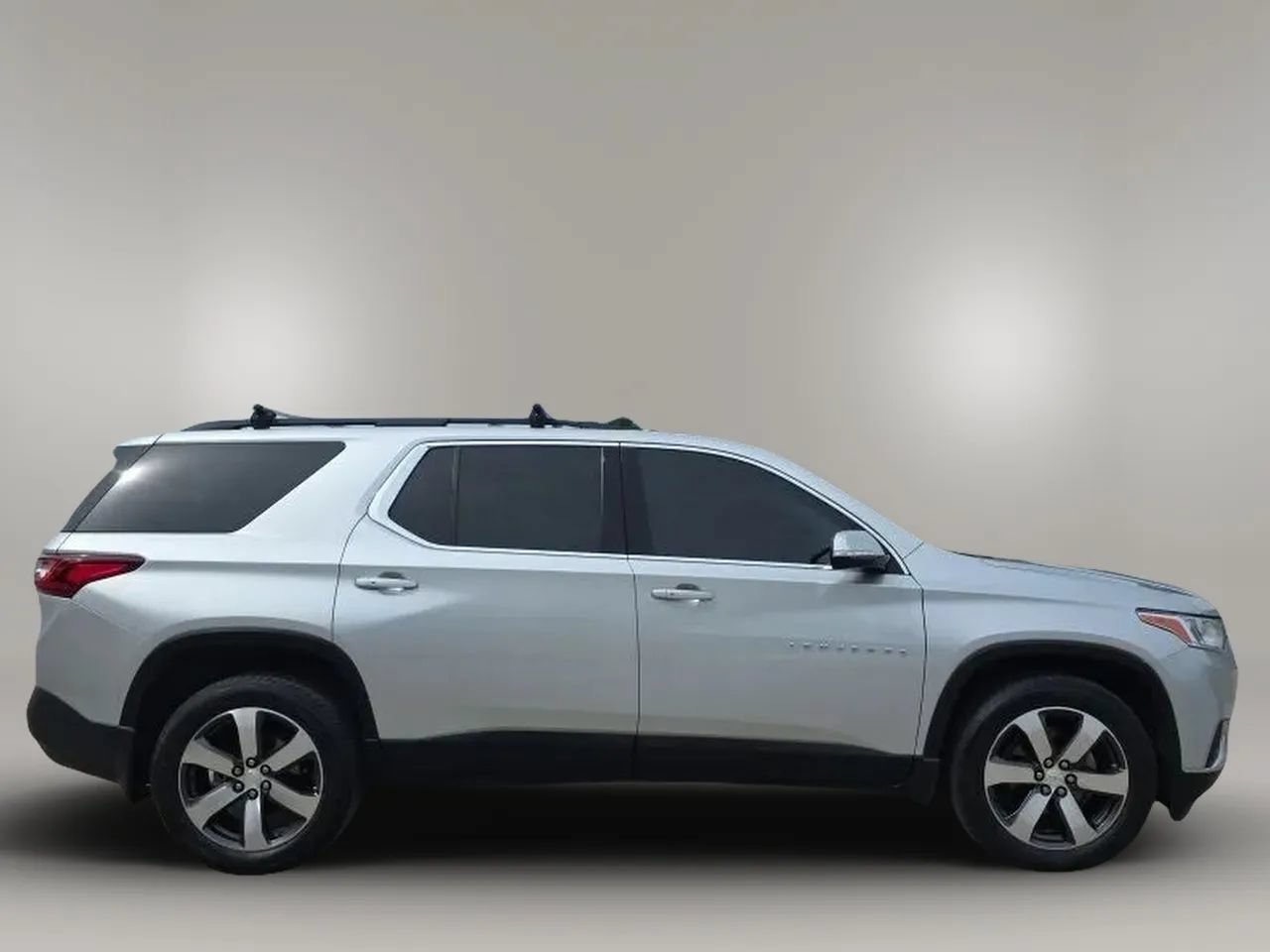 Used 2019 Chevrolet Traverse LT w/ LT Premium Package AWD/4WD image 9