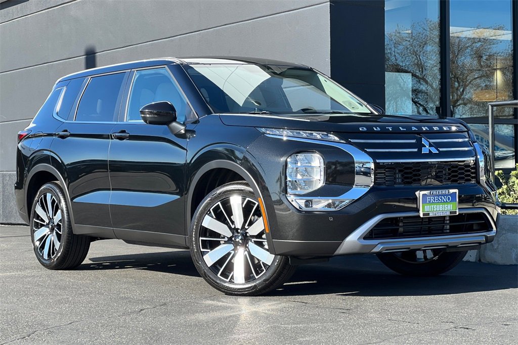 New 2026 Mitsubishi Outlander SE image 3
