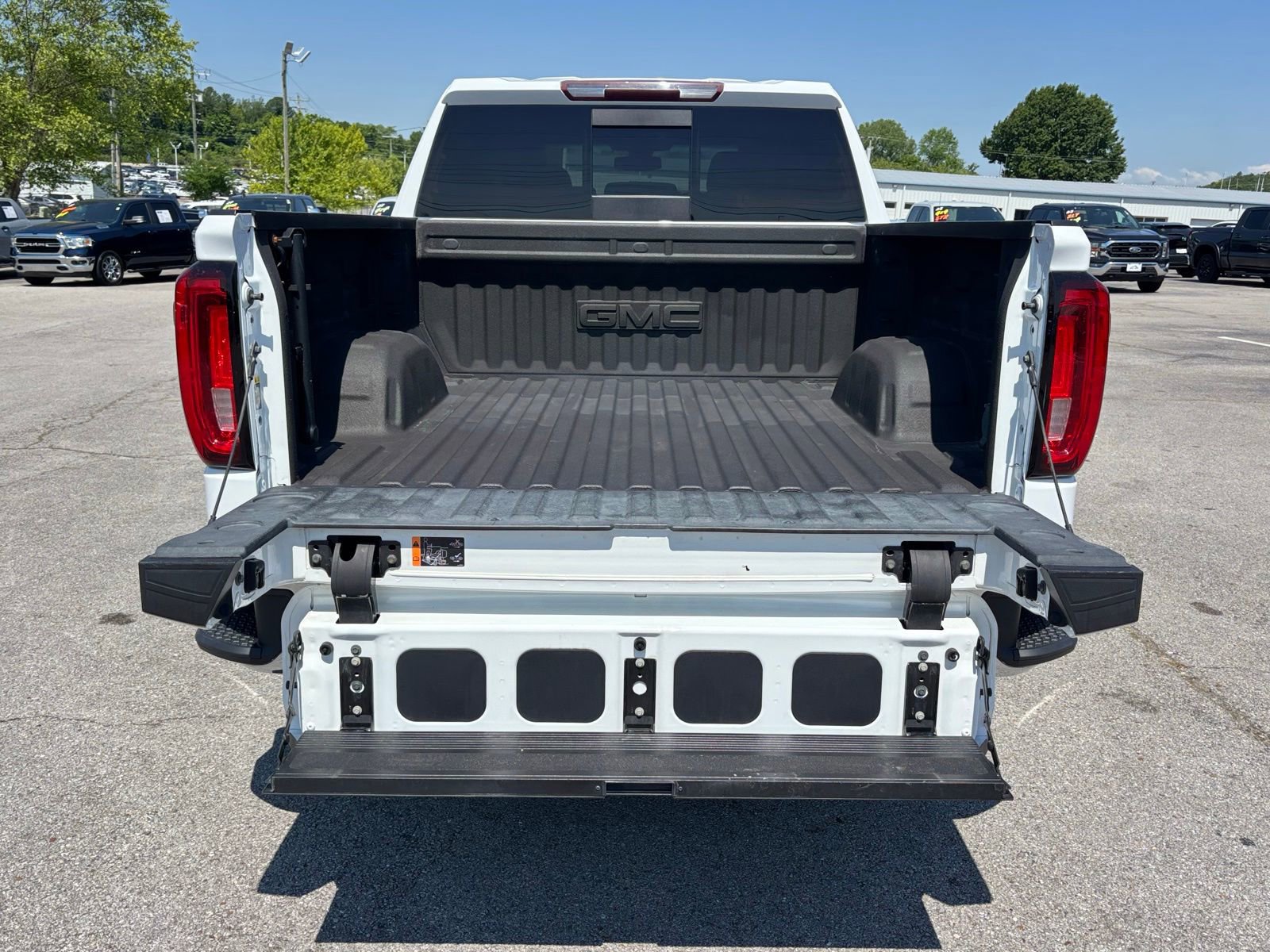 Used 2019 GMC Sierra 1500 SLT w/ SLT Premium Plus Package AWD/4WD image 12