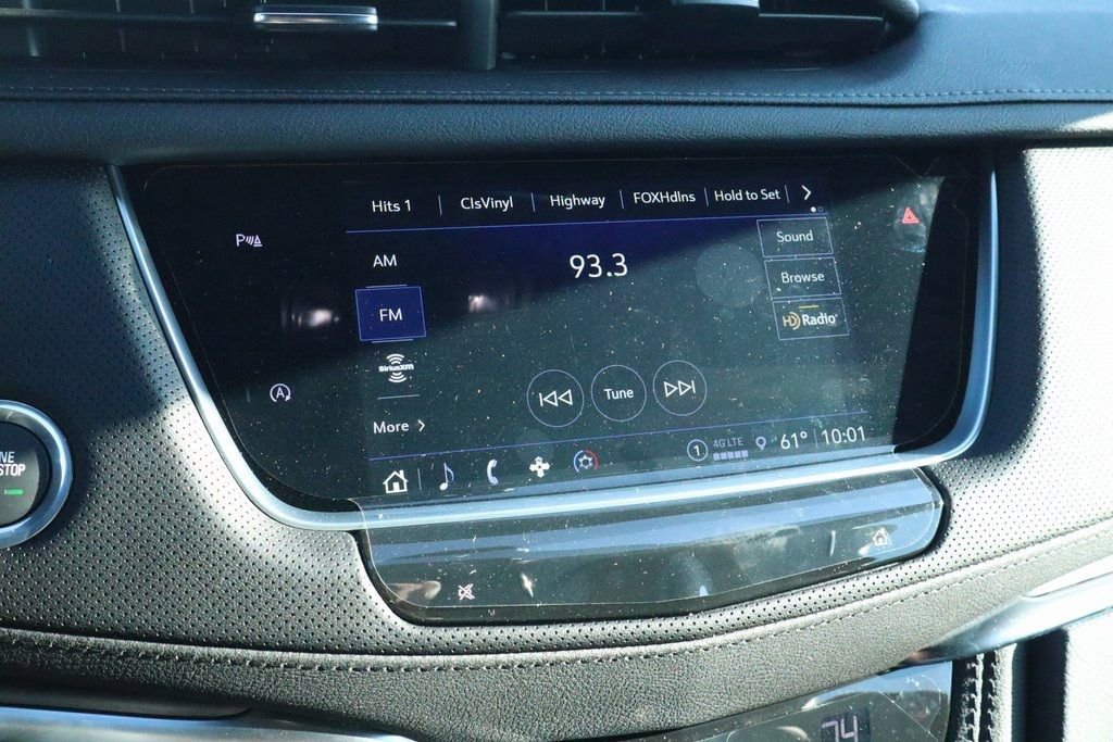 New 2026 Cadillac XT5 Luxury w/ LPO, ONYX Package image 7