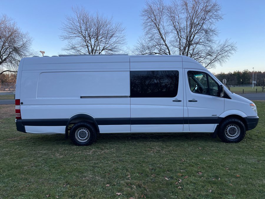 Used 2011 Freightliner Sprinter 2500 image 29