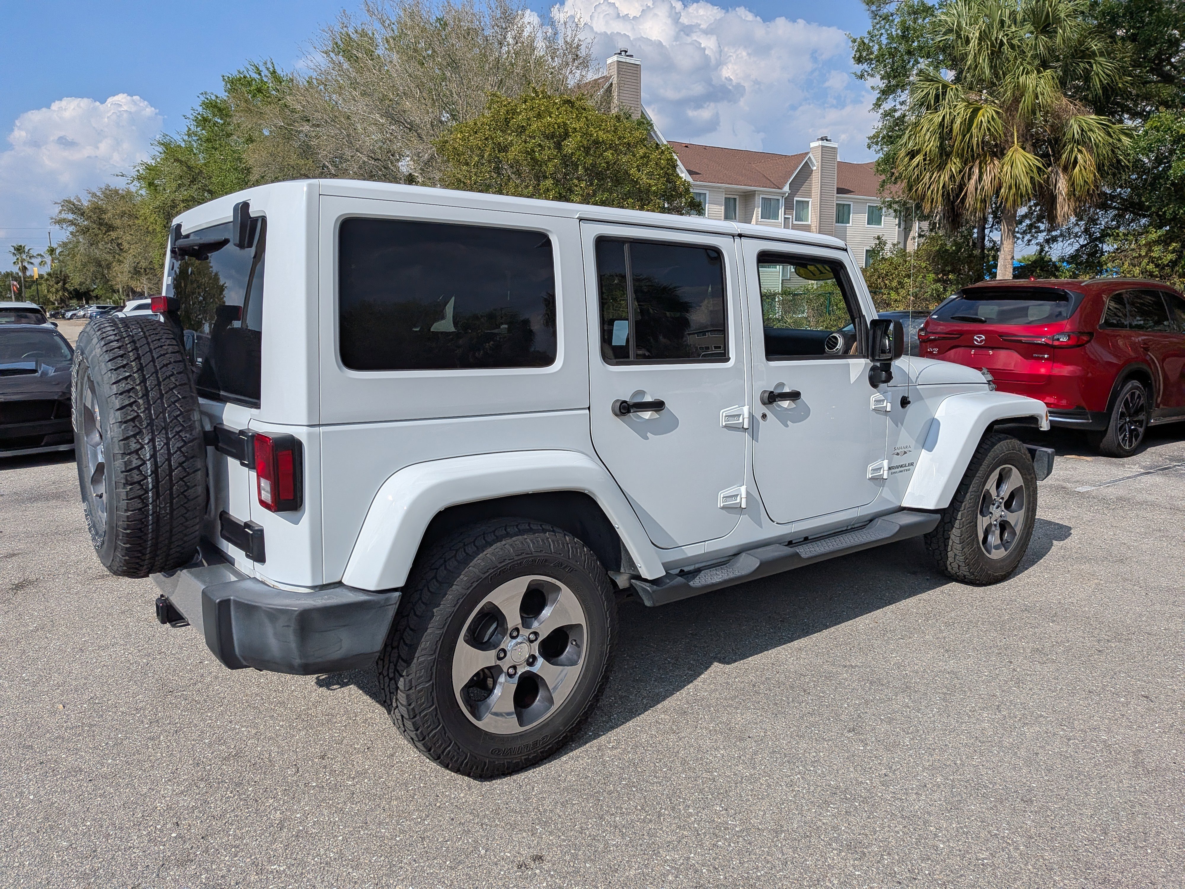 Used 2017 Jeep Wrangler Unlimited Sahara w/ Connectivity Group image 4