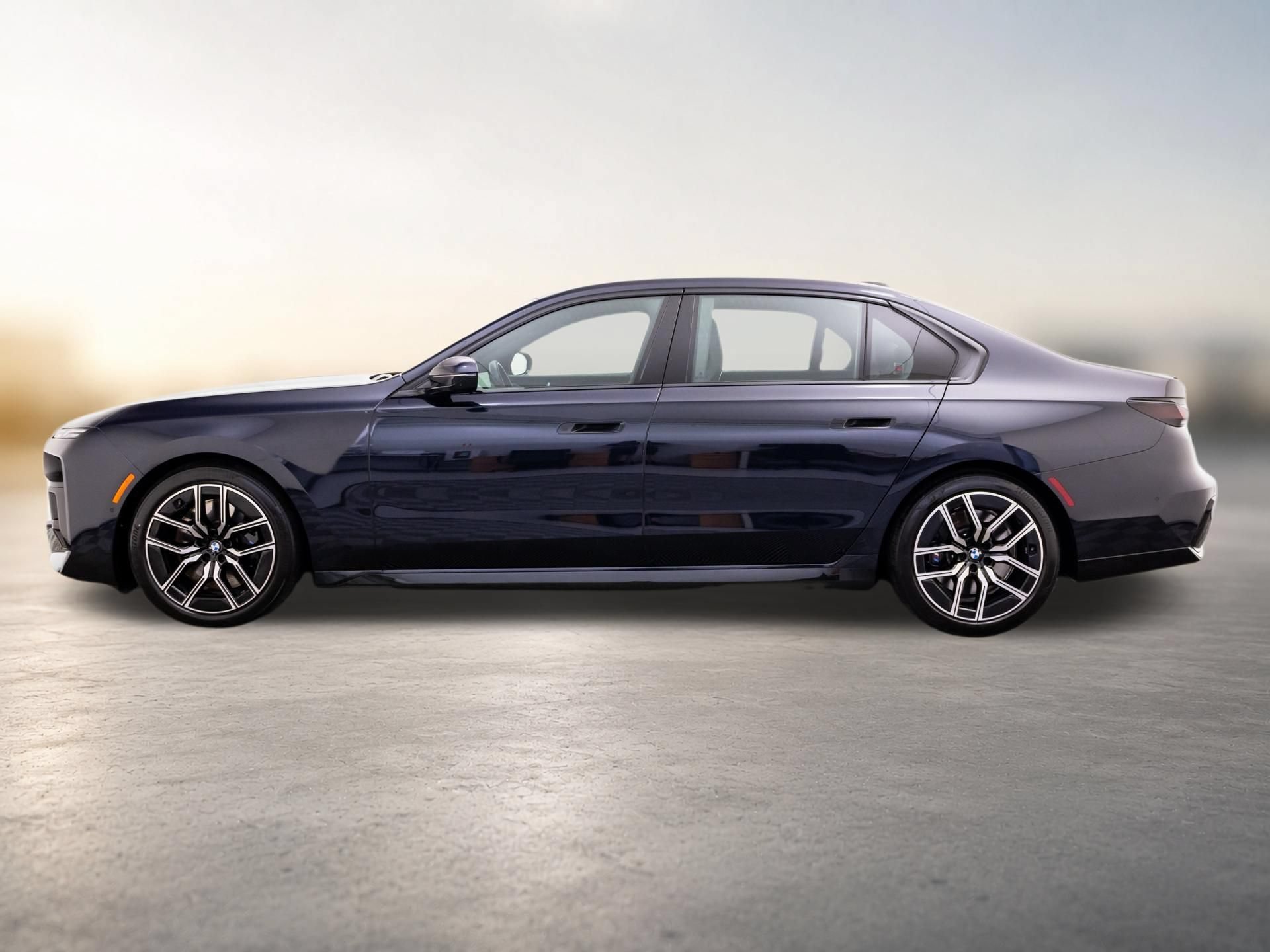 Used 2025 BMW 740i xDrive w/ Premium Package AWD/4WD image 2
