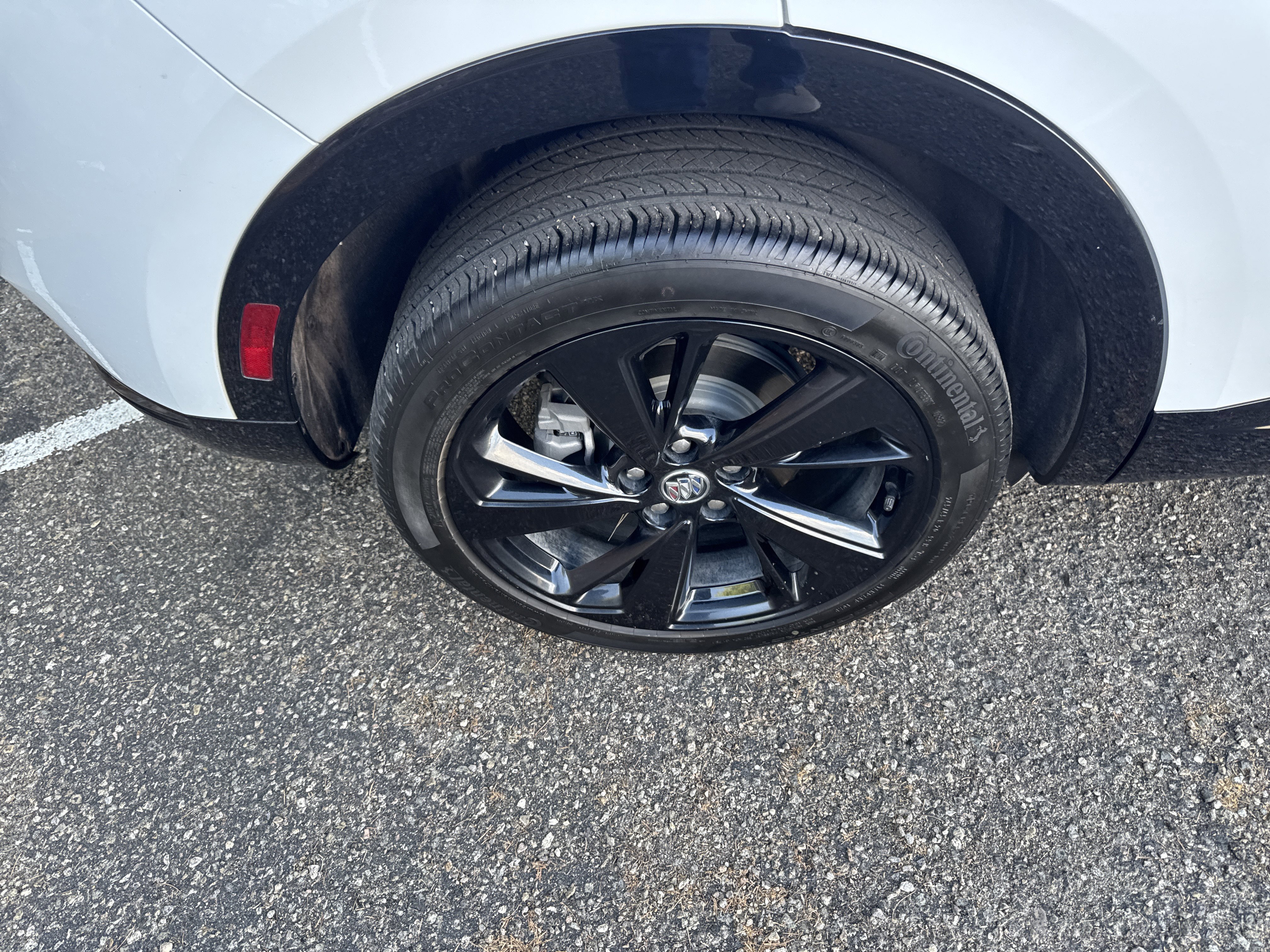 Used 2022 Buick Envision Preferred w/ Sport Touring Package FWD image 9