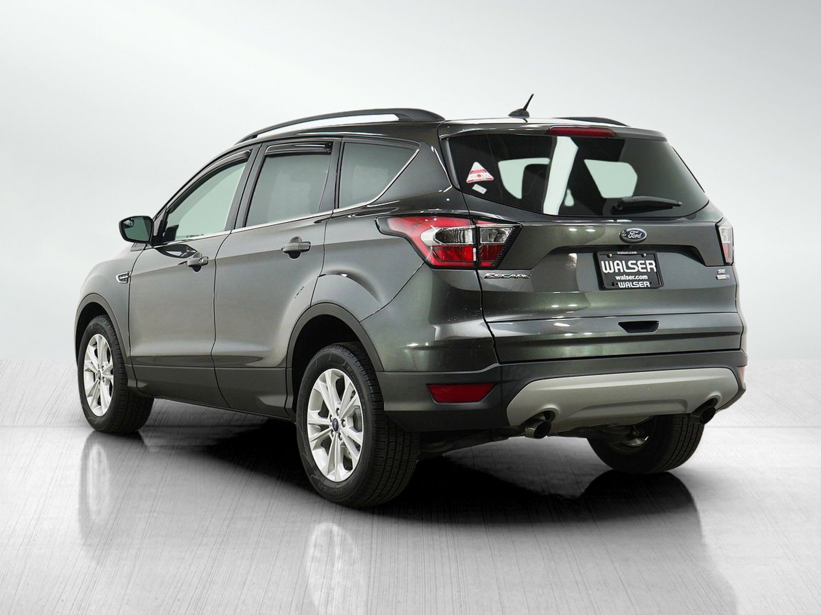 Used 2018 Ford Escape SE image 3