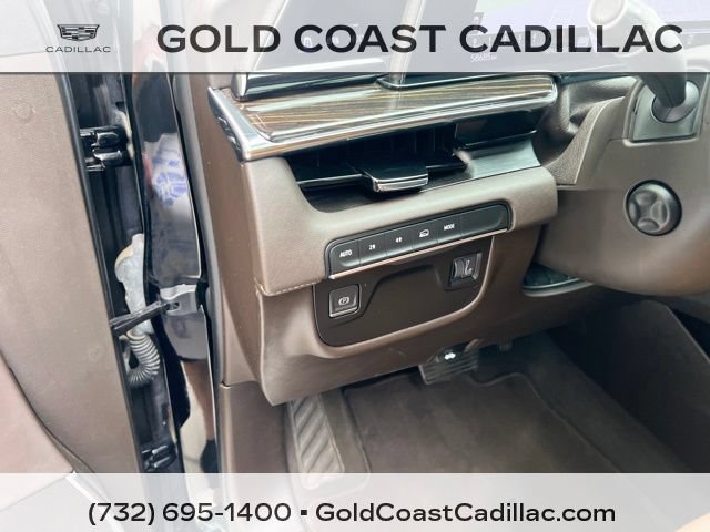 Certified 2022 Cadillac Escalade Premium Luxury AWD/4WD image 23
