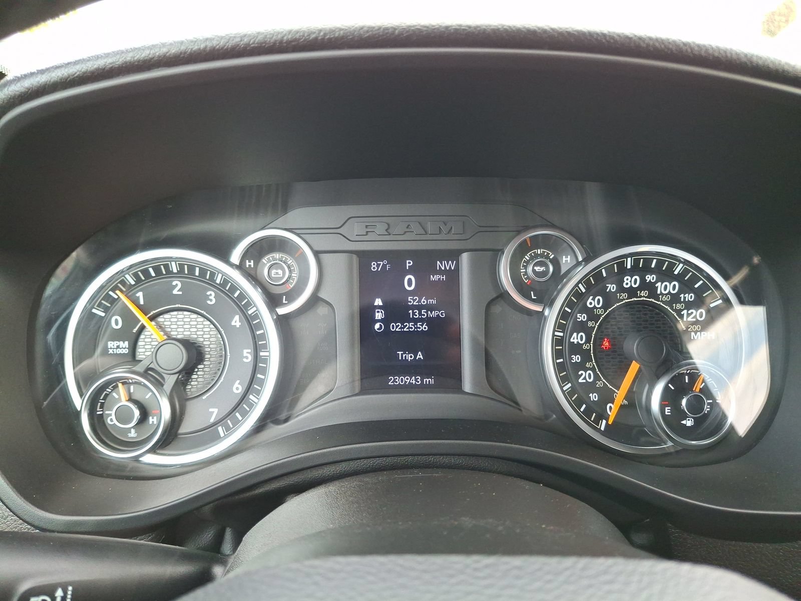 Used 2022 RAM 1500 Big Horn AWD/4WD image 13