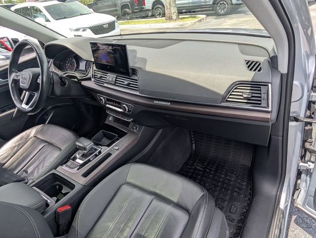 Used 2021 Audi Q5 2.0T Premium w/ Convenience Package AWD/4WD image 17