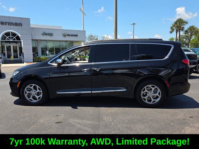 Used 2022 Chrysler Pacifica Limited w/ Uconnect Theater Family Group AWD/4WD image 4