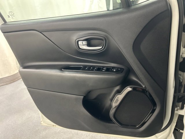 Used 2020 Jeep Renegade Altitude image 21