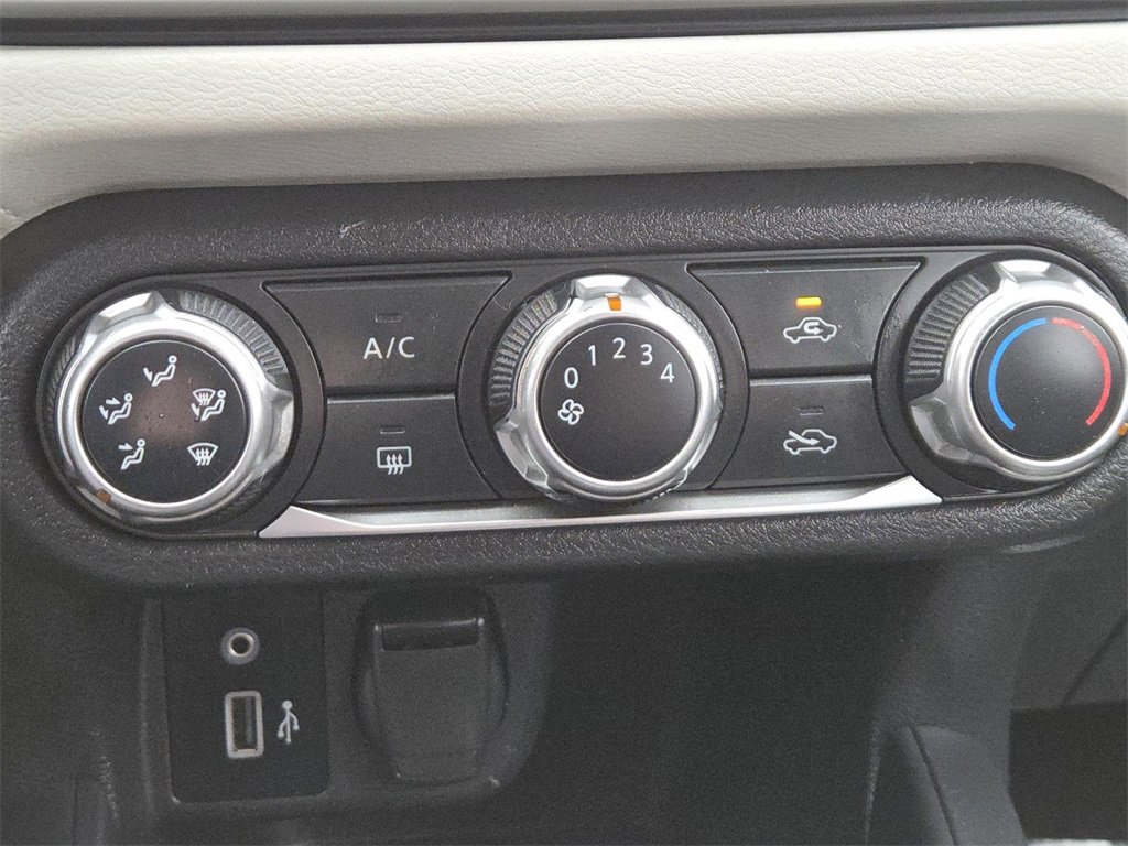 Used 2021 Nissan Versa SV image 25