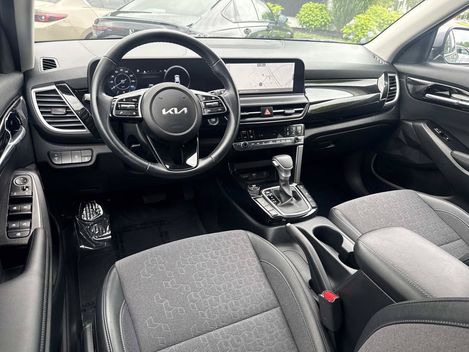 Used 2024 Kia Seltos S AWD/4WD image 14