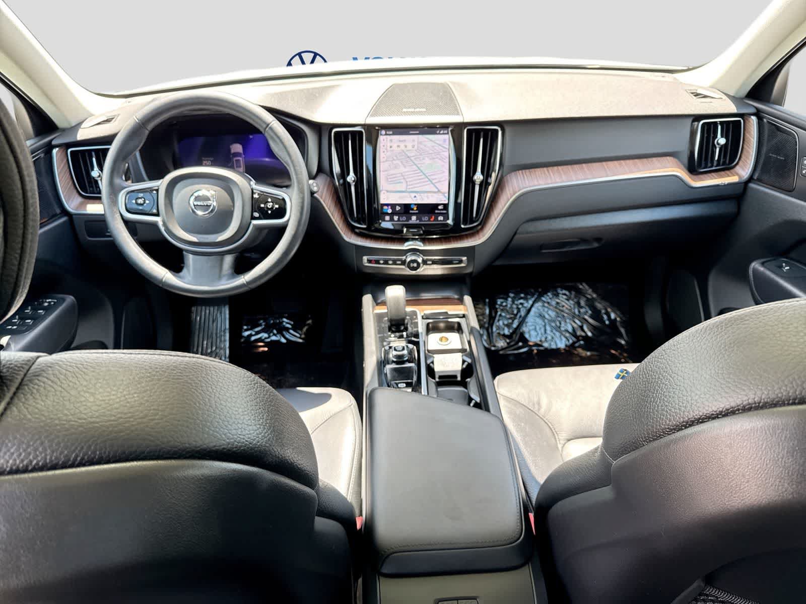 Used 2023 Volvo XC60 B5 Plus w/ Climate Package AWD/4WD image 14