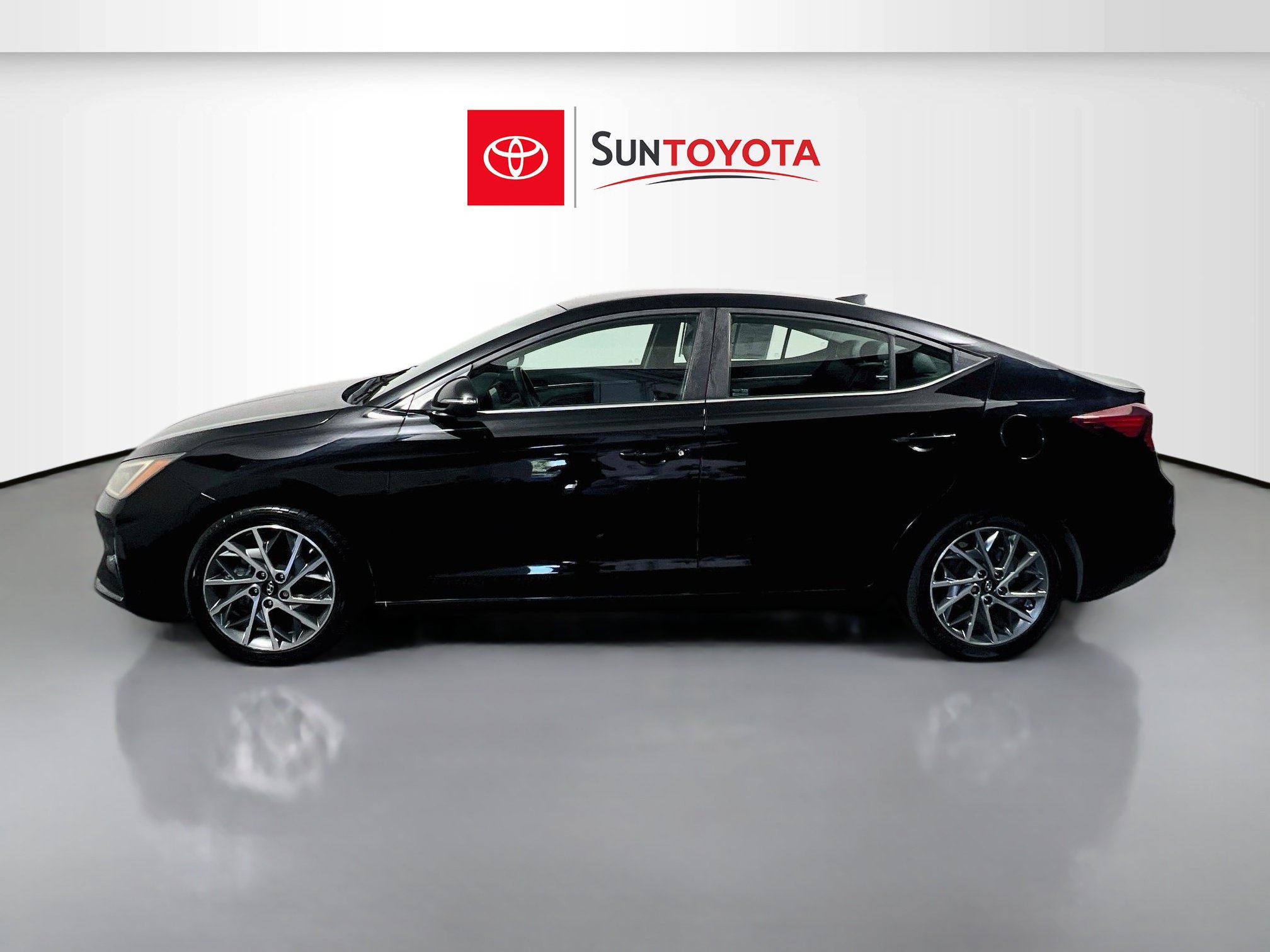 Used 2019 Hyundai Elantra Limited w/ Cargo Package FWD image 7