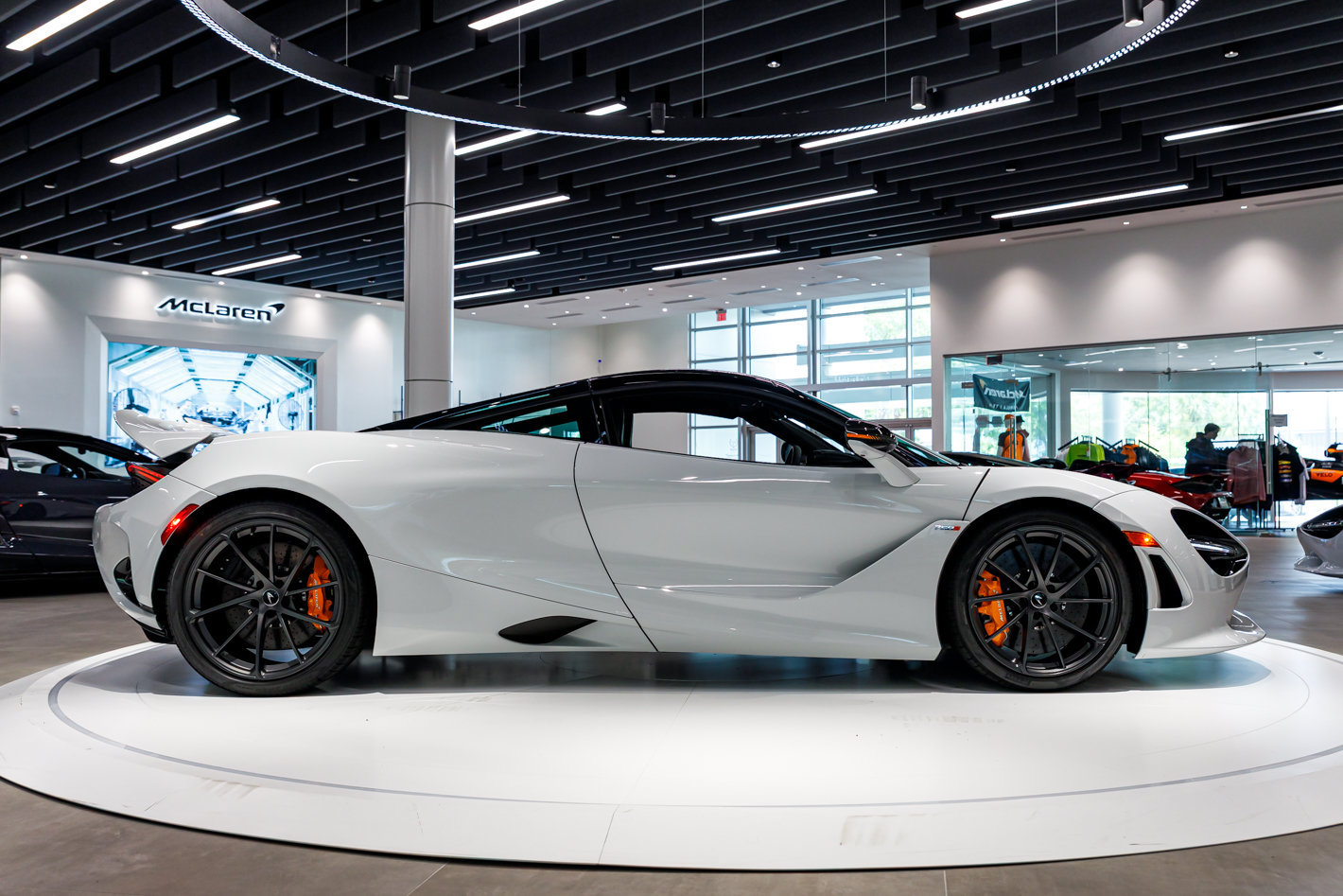 Used 2027 McLaren 750S RWD image 8