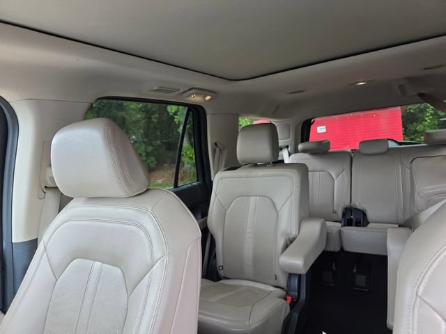 Used 2023 Ford Expedition Limited AWD/4WD image 10