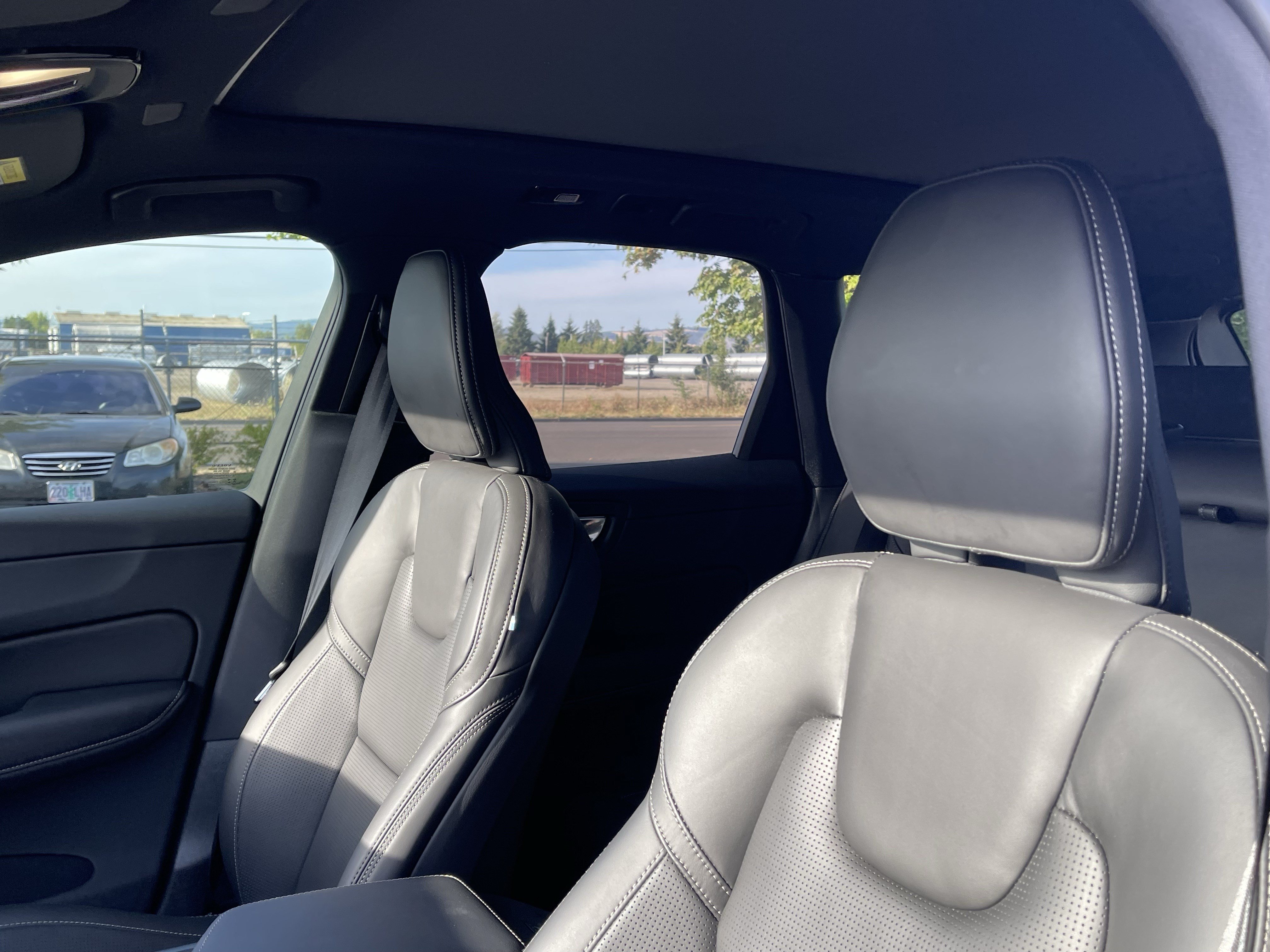 Used 2025 Volvo XC60 T8 Ultra w/ Climate Package AWD/4WD image 19