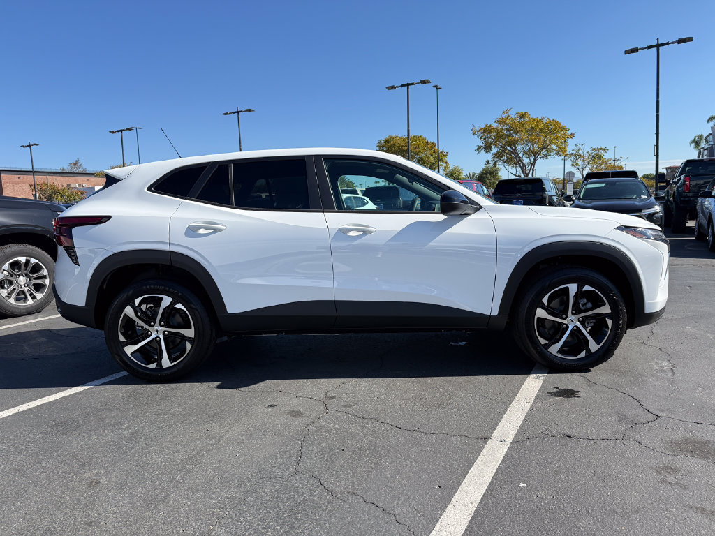 New 2026 Chevrolet Trax RS w/ Driver Confidence Package FWD image 5