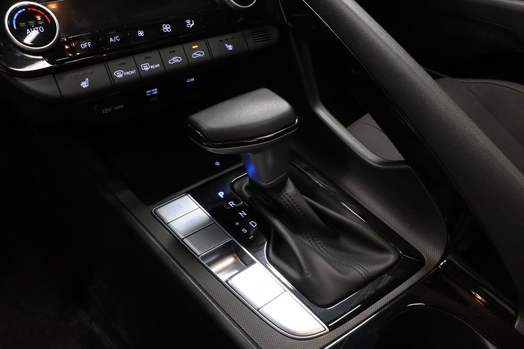 Certified 2025 Hyundai Elantra SEL image 34