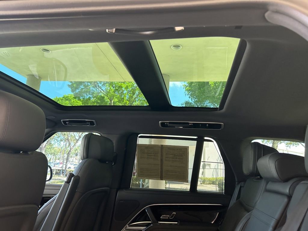 Used 2024 Land Rover Range Rover SE AWD/4WD image 18
