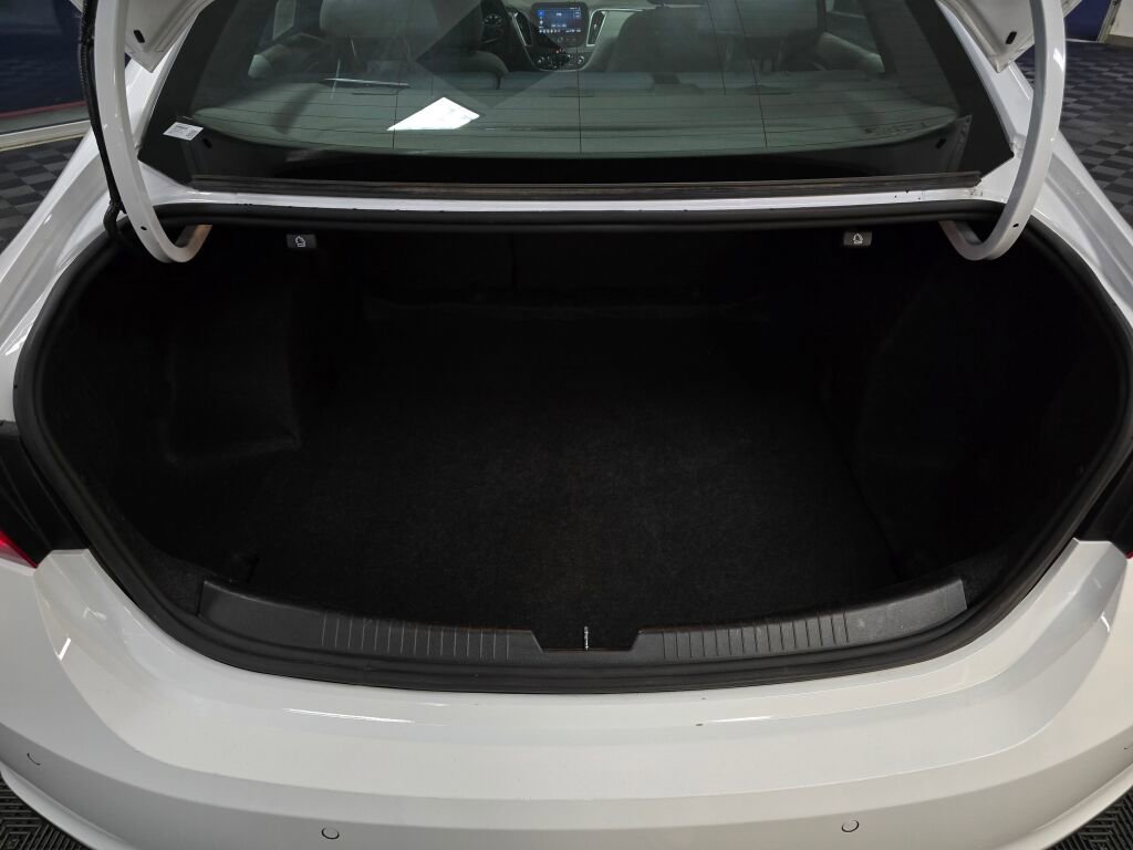 Used 2024 Chevrolet Malibu LT image 18