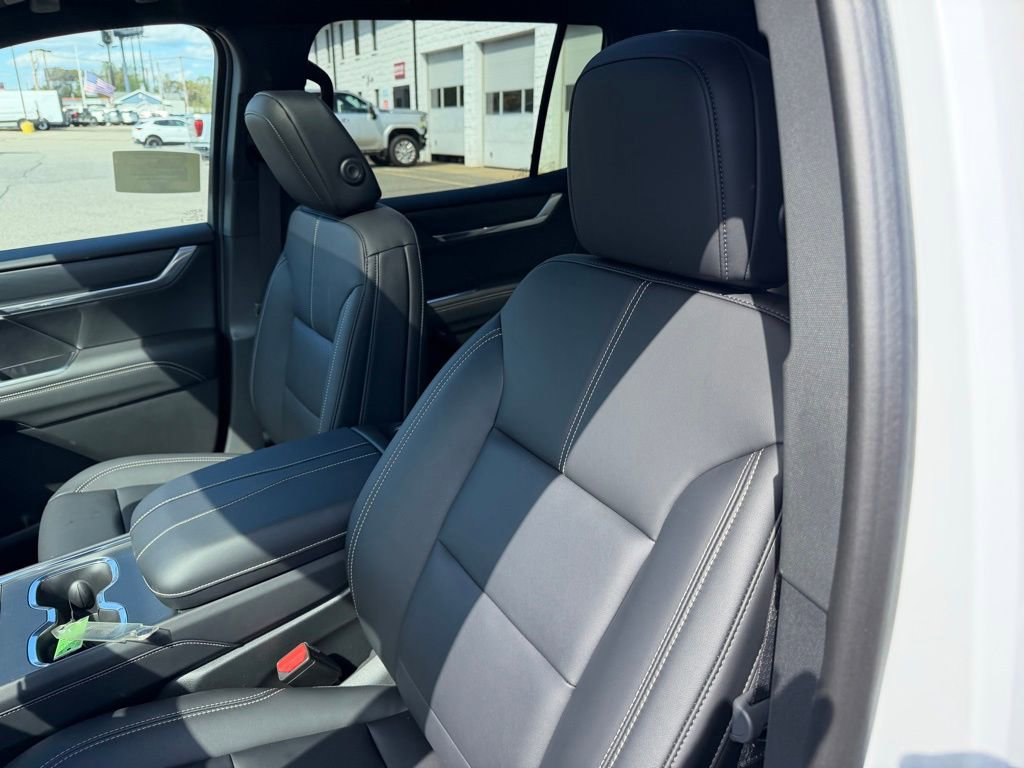 New 2026 GMC Acadia Elevation w/ Black Edition AWD/4WD image 13