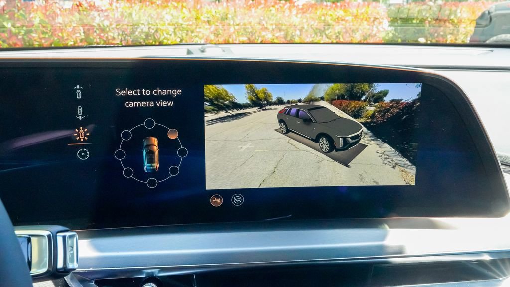 Used 2025 Cadillac Lyriq Luxury image 75