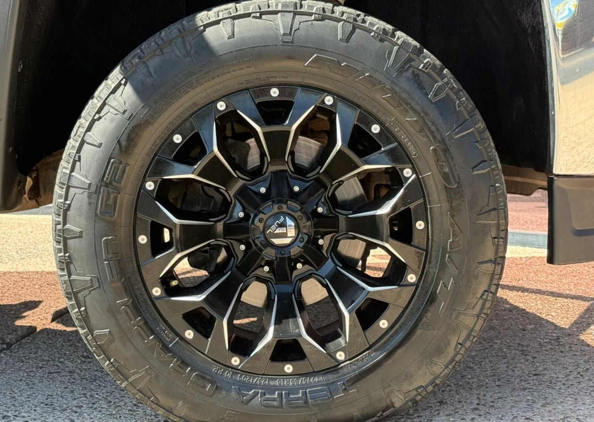 Used 2015 GMC Sierra 1500 SLE w/ SLE Value Package AWD/4WD image 26