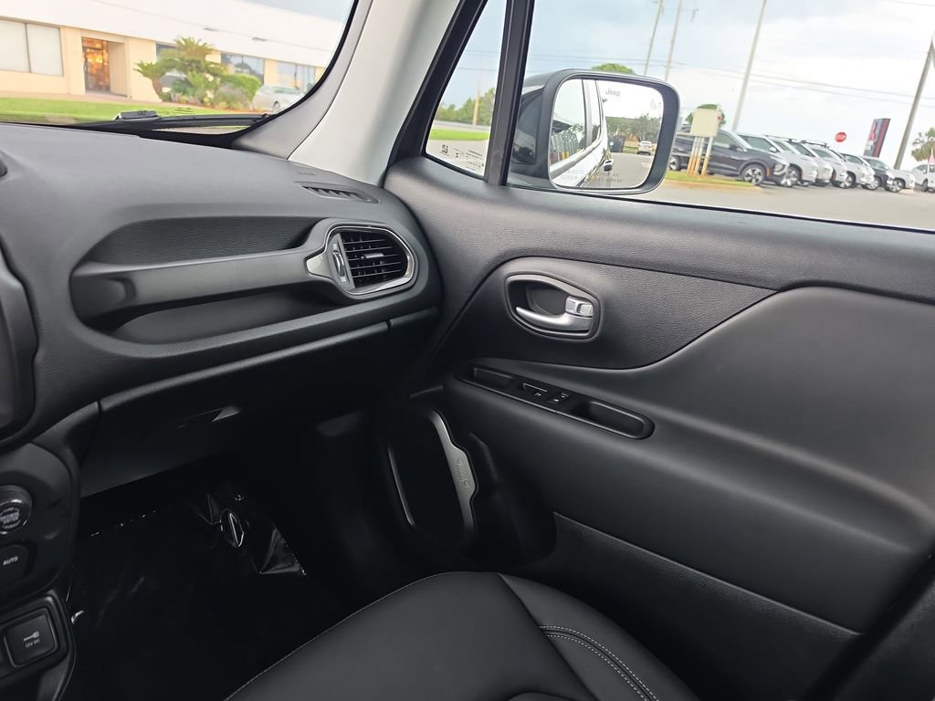 Used 2023 Jeep Renegade Limited w/ Sun/Sound Group AWD/4WD image 9