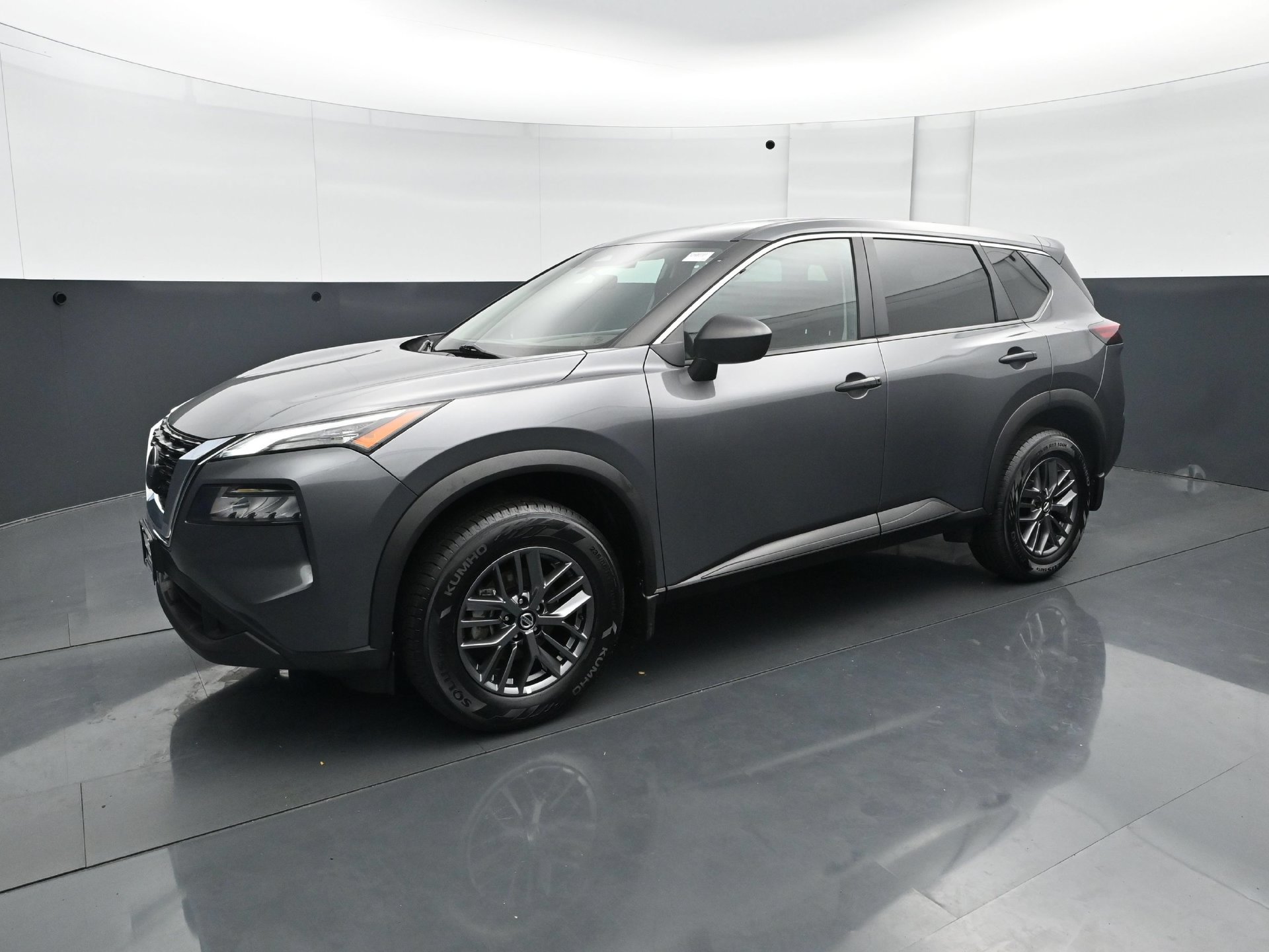 Used 2021 Nissan Rogue S AWD/4WD image 2