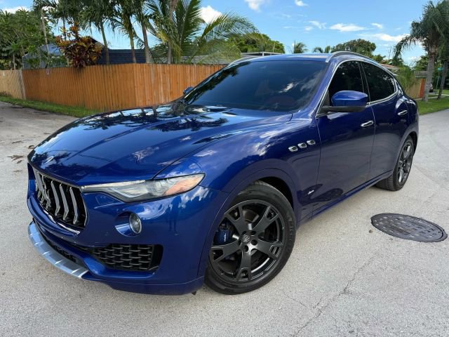 Used 2018 Maserati Levante GranLusso image 1