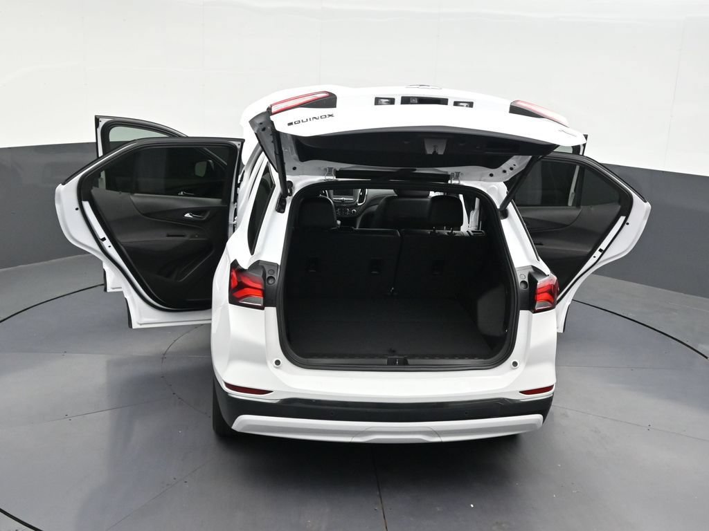 Used 2023 Chevrolet Equinox RS FWD image 35