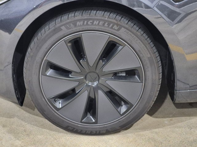 Used 2025 Tesla Model 3 Long Range RWD image 9