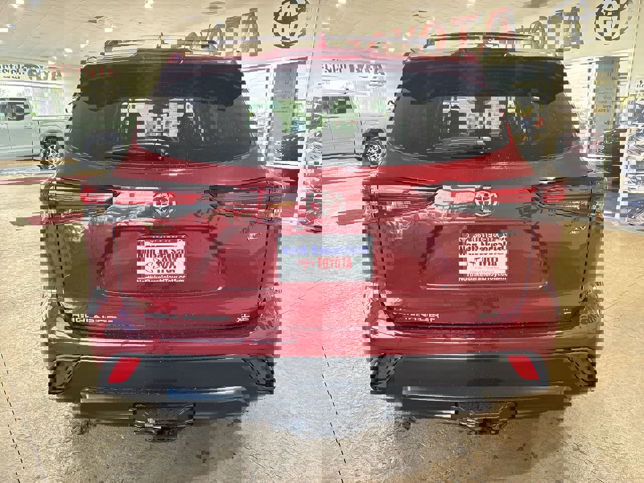 New 2026 Toyota Highlander XLE image 9