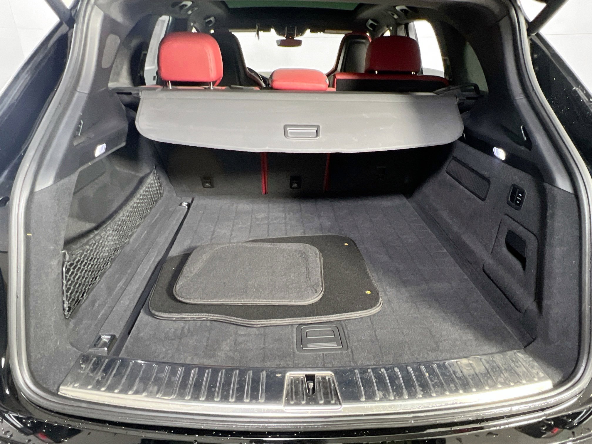 Used 2020 Porsche Cayenne Turbo AWD/4WD image 25